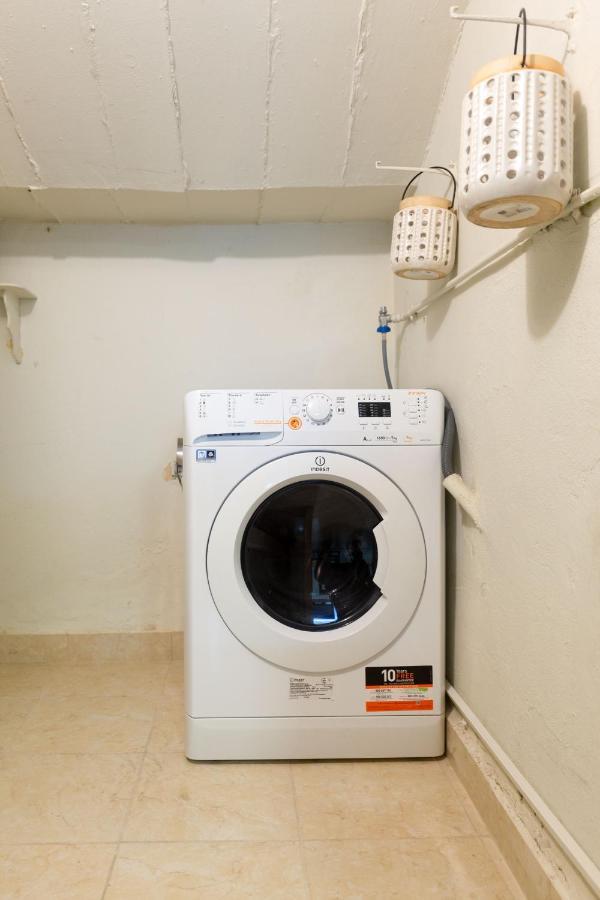 Charming Apartment In The Heart Of Plaka เอเธนส์ ภายนอก รูปภาพ